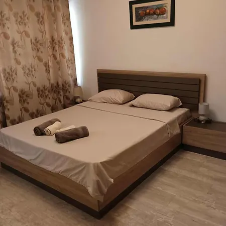 Апартаменти Cosy Flat In The Centre, Near The Bus And Railway Station