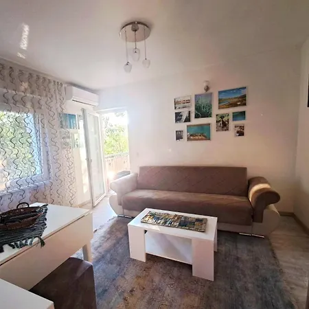 Apartment Cosy Flat In The Centre, Near The Bus And Railway Station